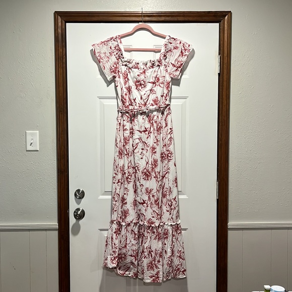 Julia Jordan Size 6 Medium Maxi dress Red and white Floral print on off shoulder - Picture 11 of 11